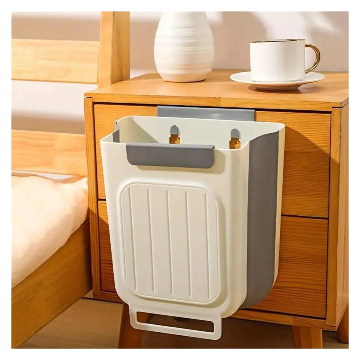 Foldable Hanging Kitchen Trash Can for Cabinet Doors